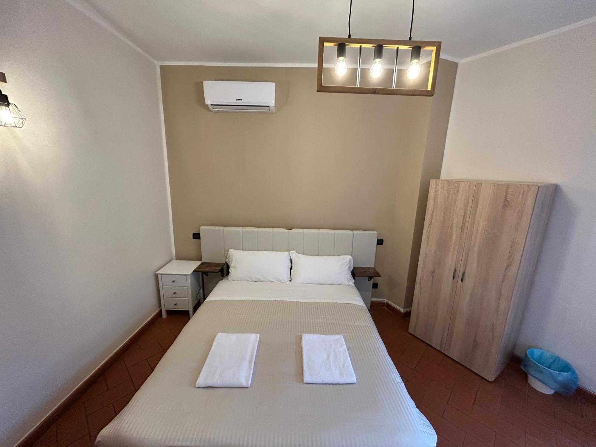 Window To The Tower Bed and Breakfast Pisa Exteriör bild