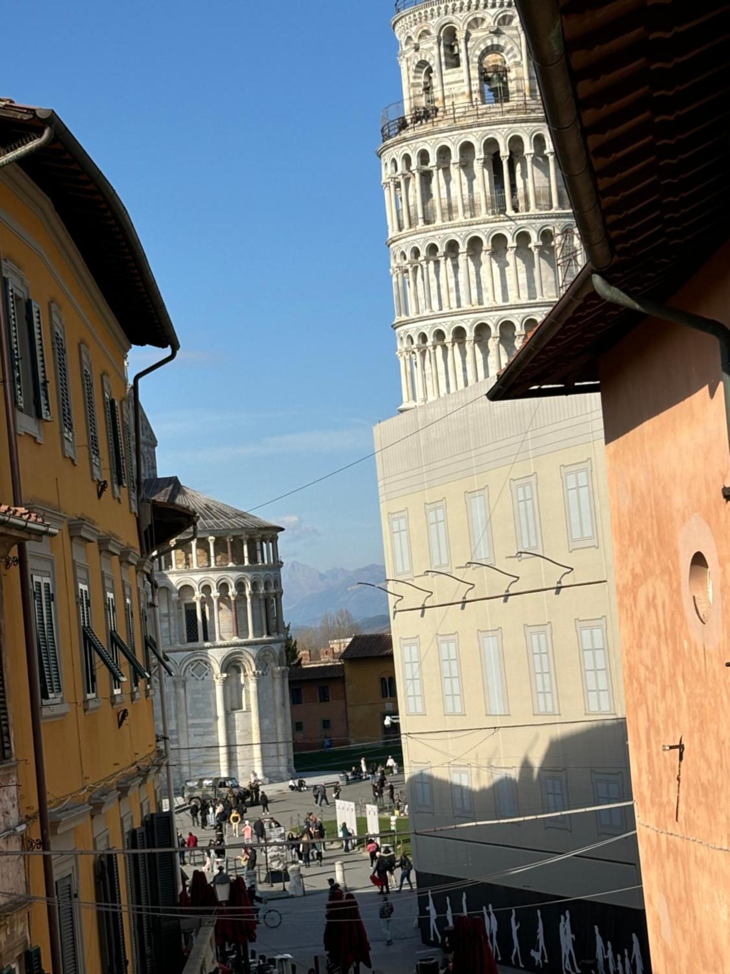 Window To The Tower Bed and Breakfast Pisa Exteriör bild