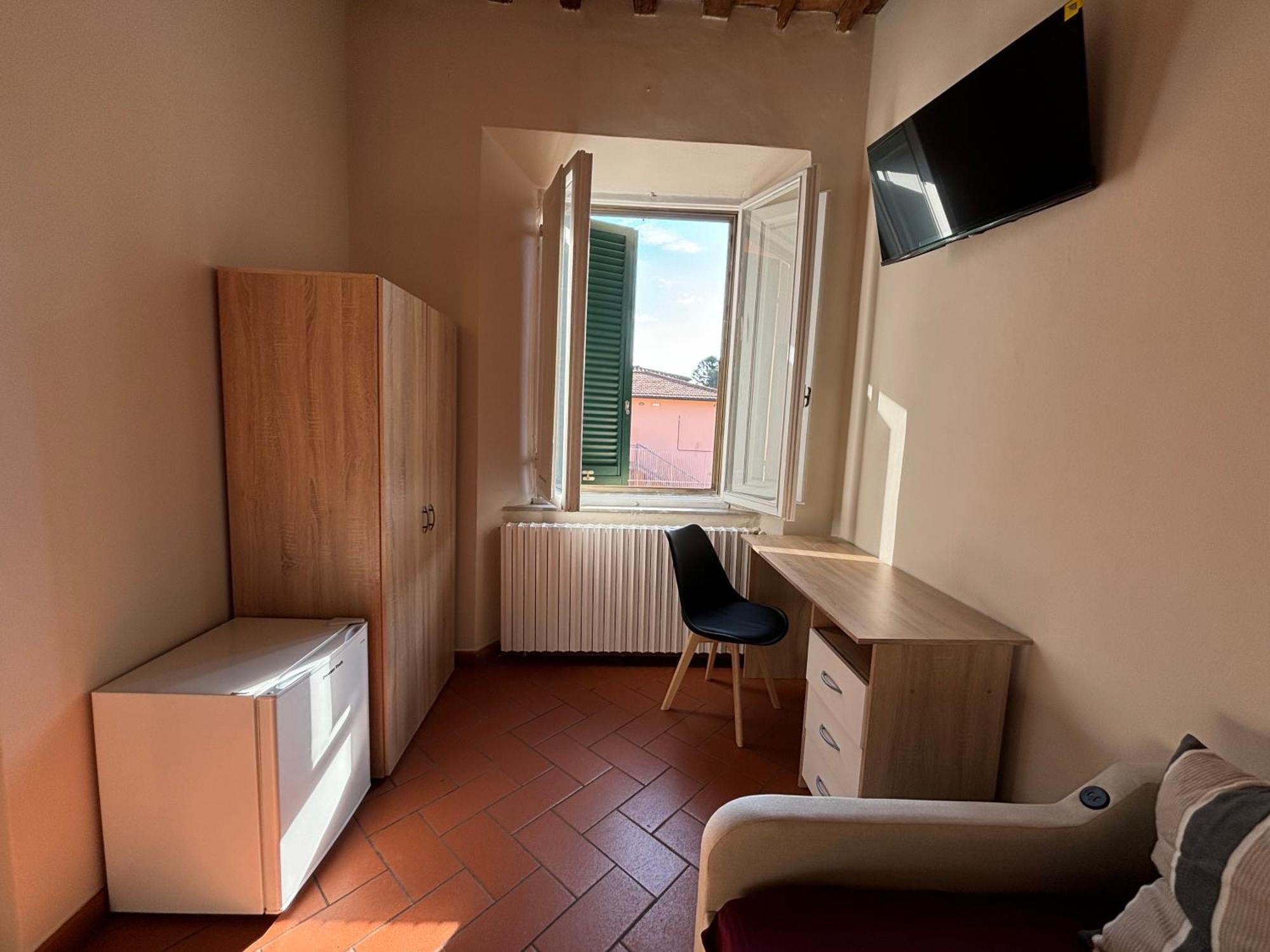 Window To The Tower Bed and Breakfast Pisa Exteriör bild
