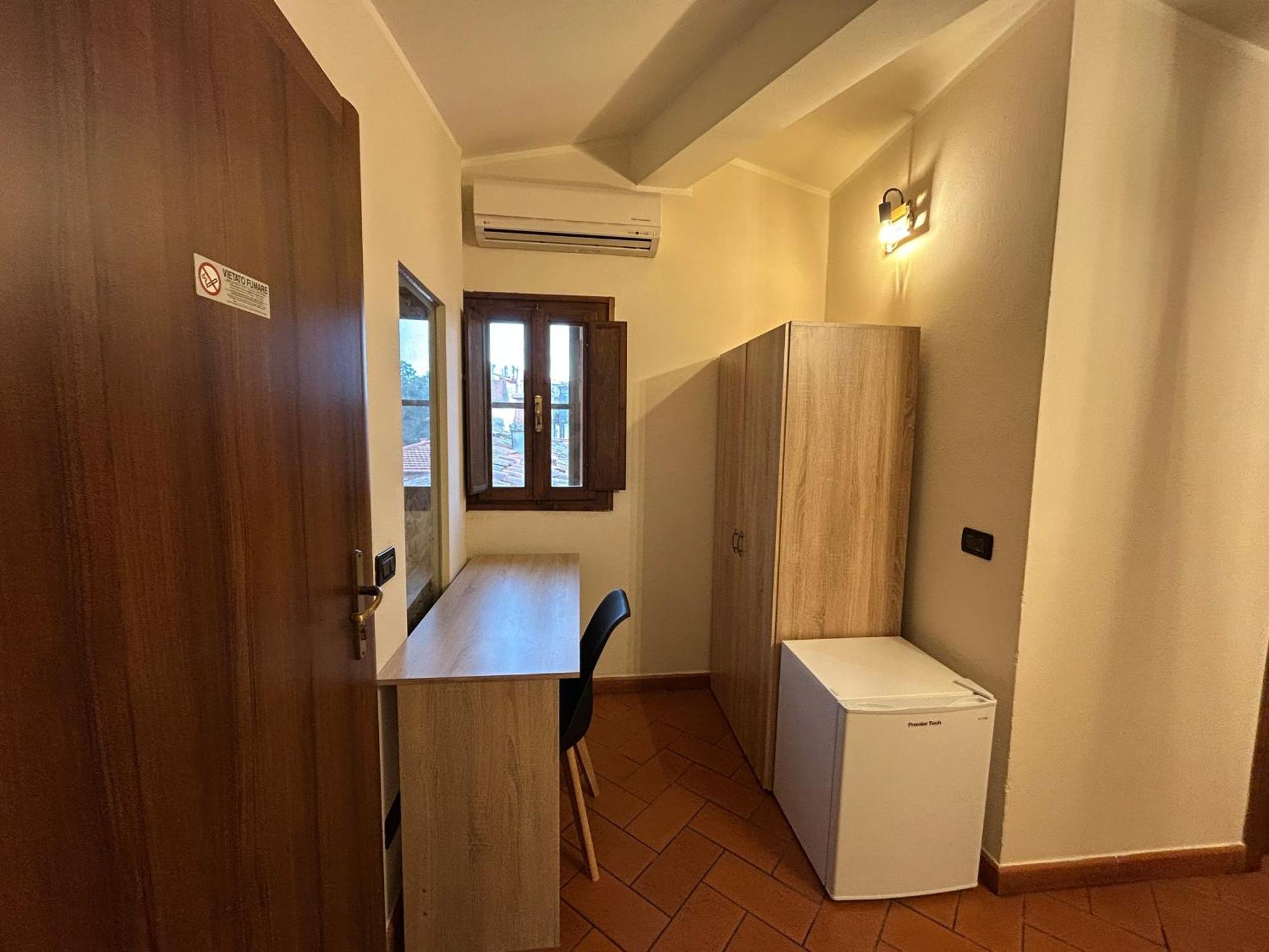 Window To The Tower Bed and Breakfast Pisa Exteriör bild