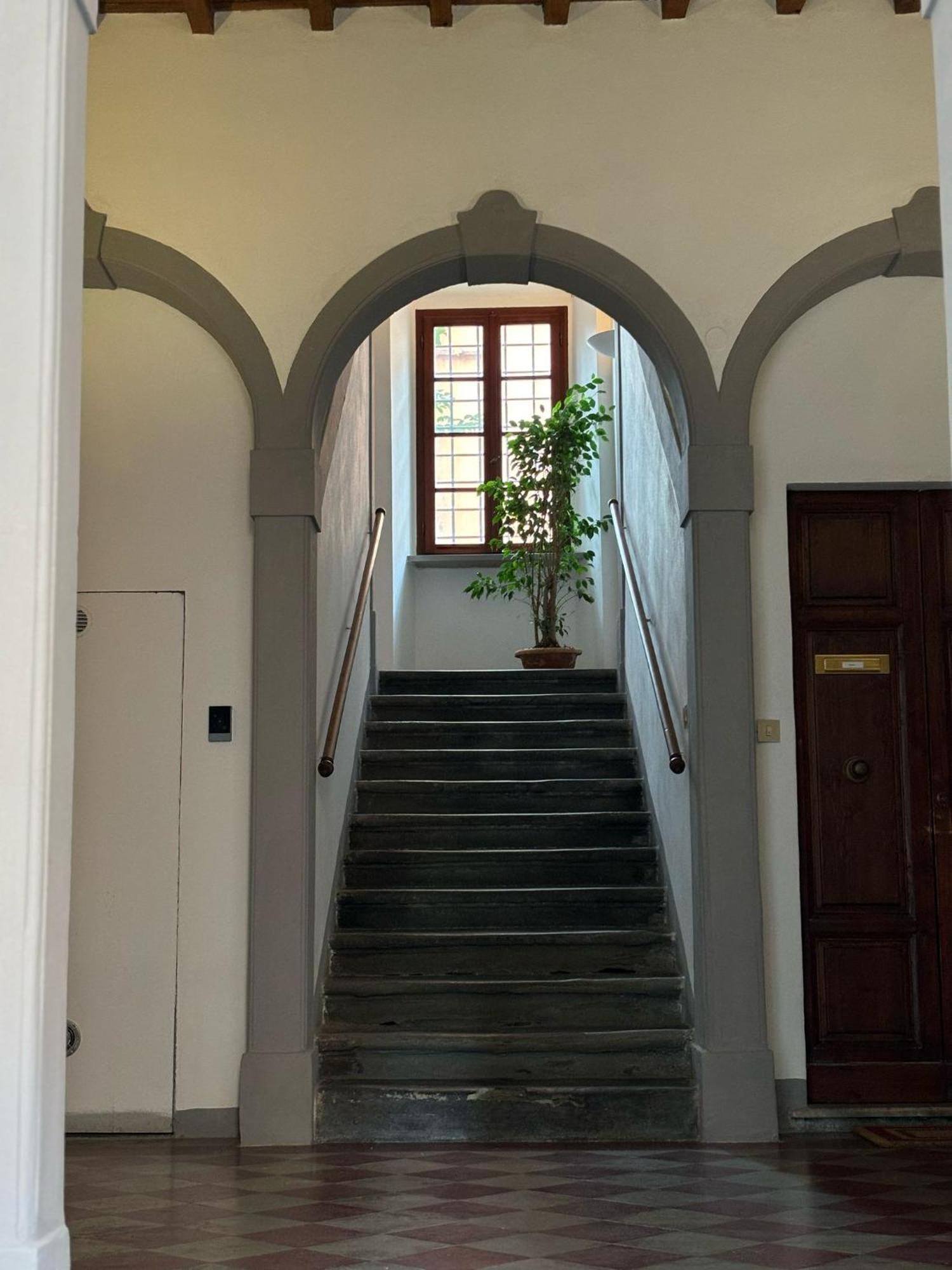 Window To The Tower Bed and Breakfast Pisa Exteriör bild