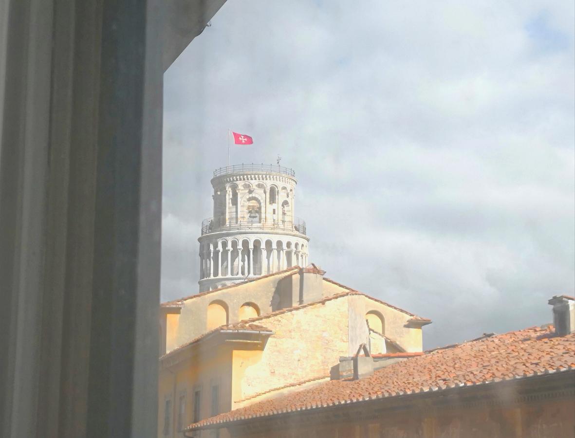 Window To The Tower Bed and Breakfast Pisa Exteriör bild