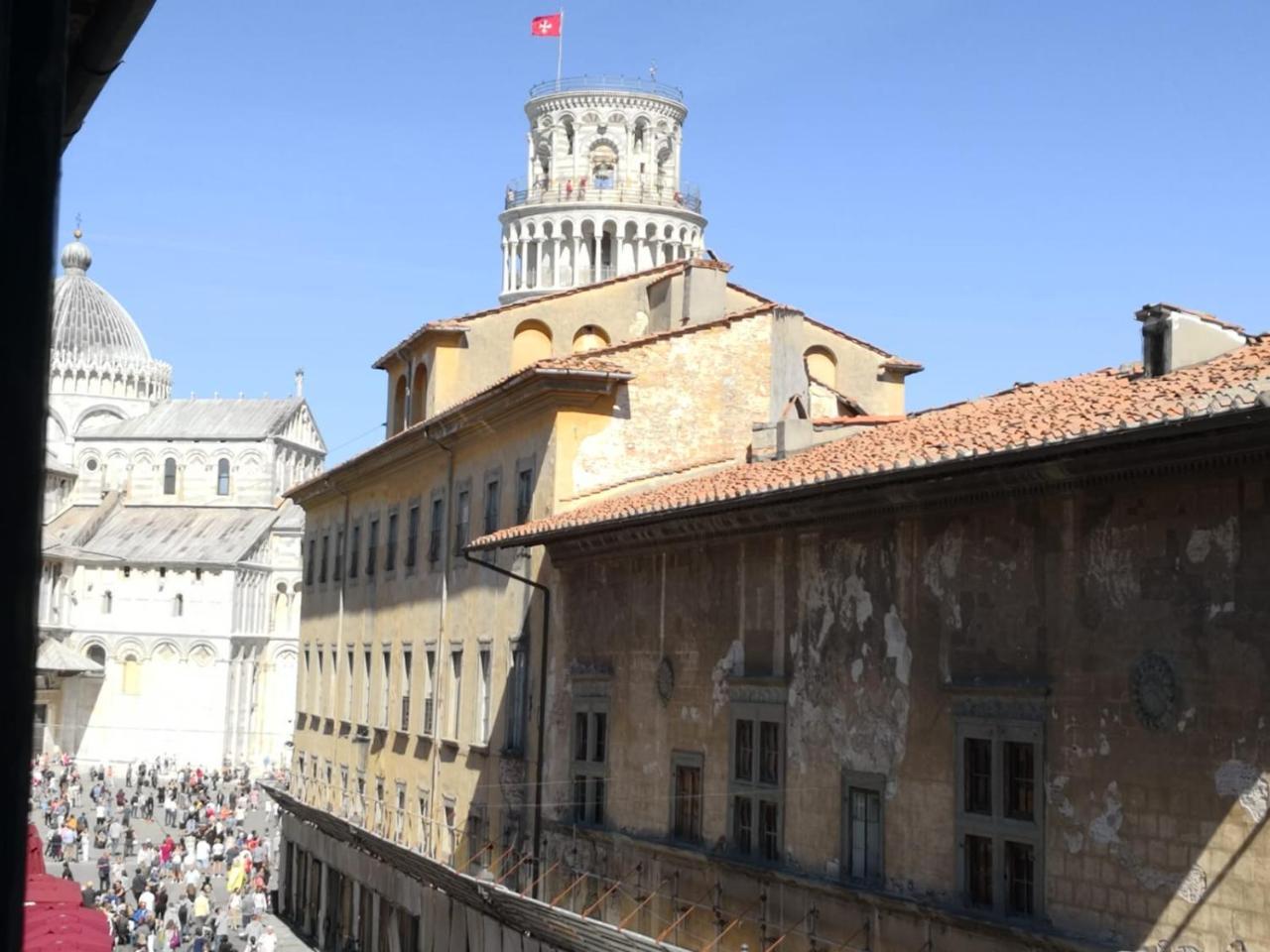 Window To The Tower Bed and Breakfast Pisa Exteriör bild