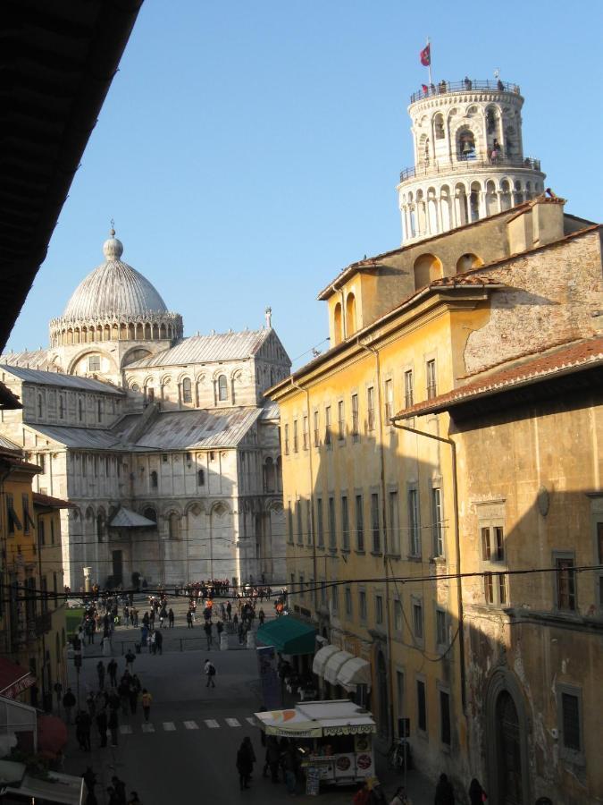 Window To The Tower Bed and Breakfast Pisa Exteriör bild